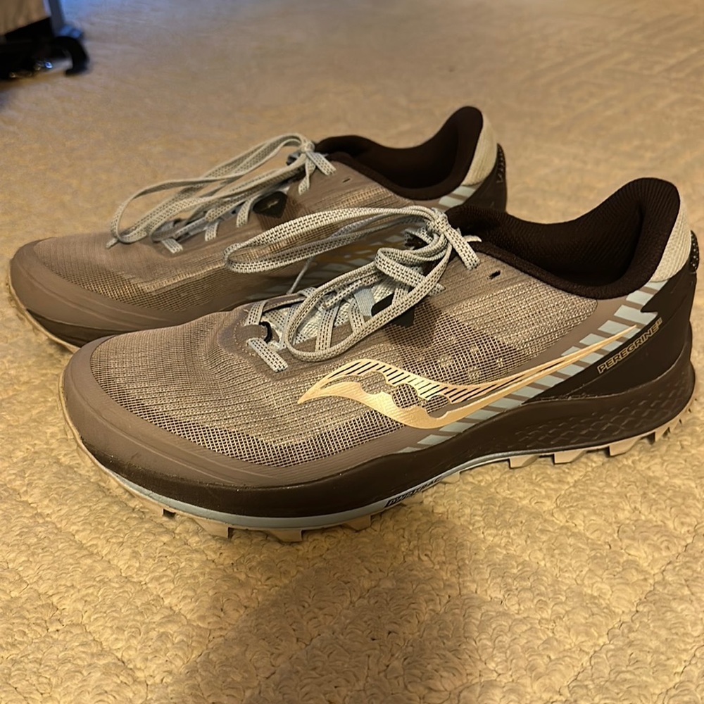 Woman’s Saucony Peregrine trail shoe size 11